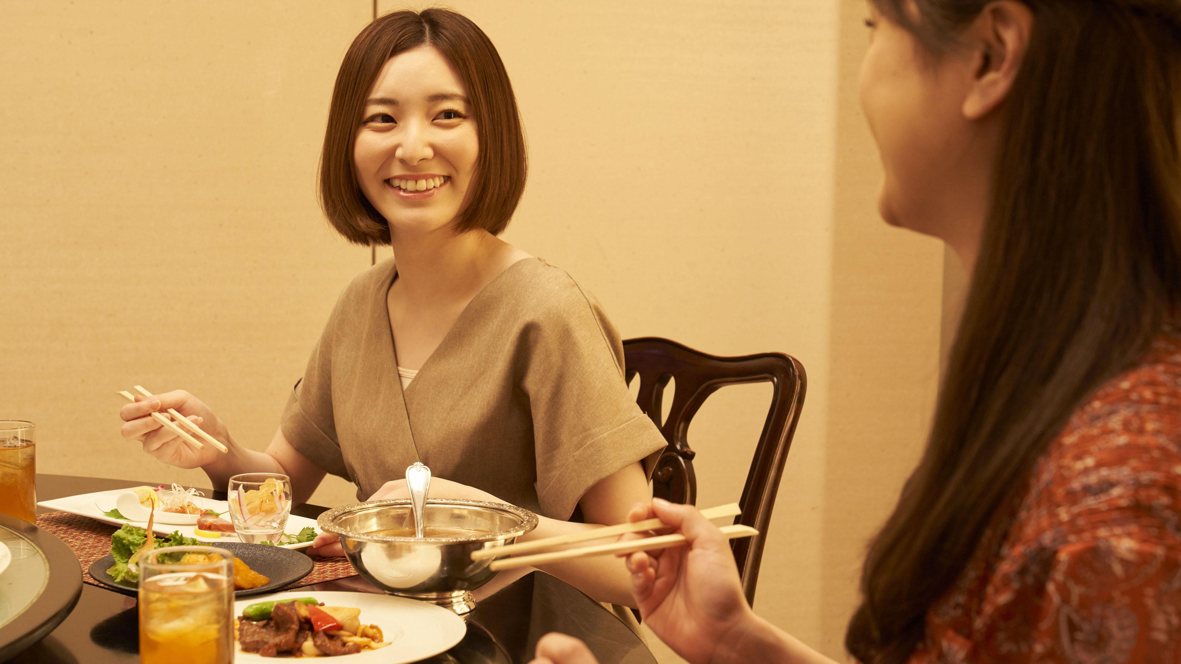 ディナー座ったままで中国料理食べ放題 女子会 中国料理 芙蓉城 札幌プリンスホテル