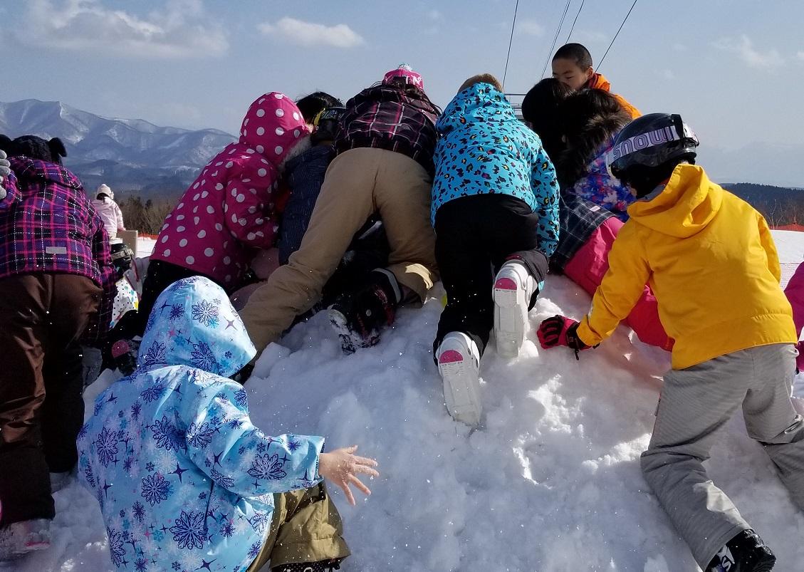 キッズ雪上宝探し