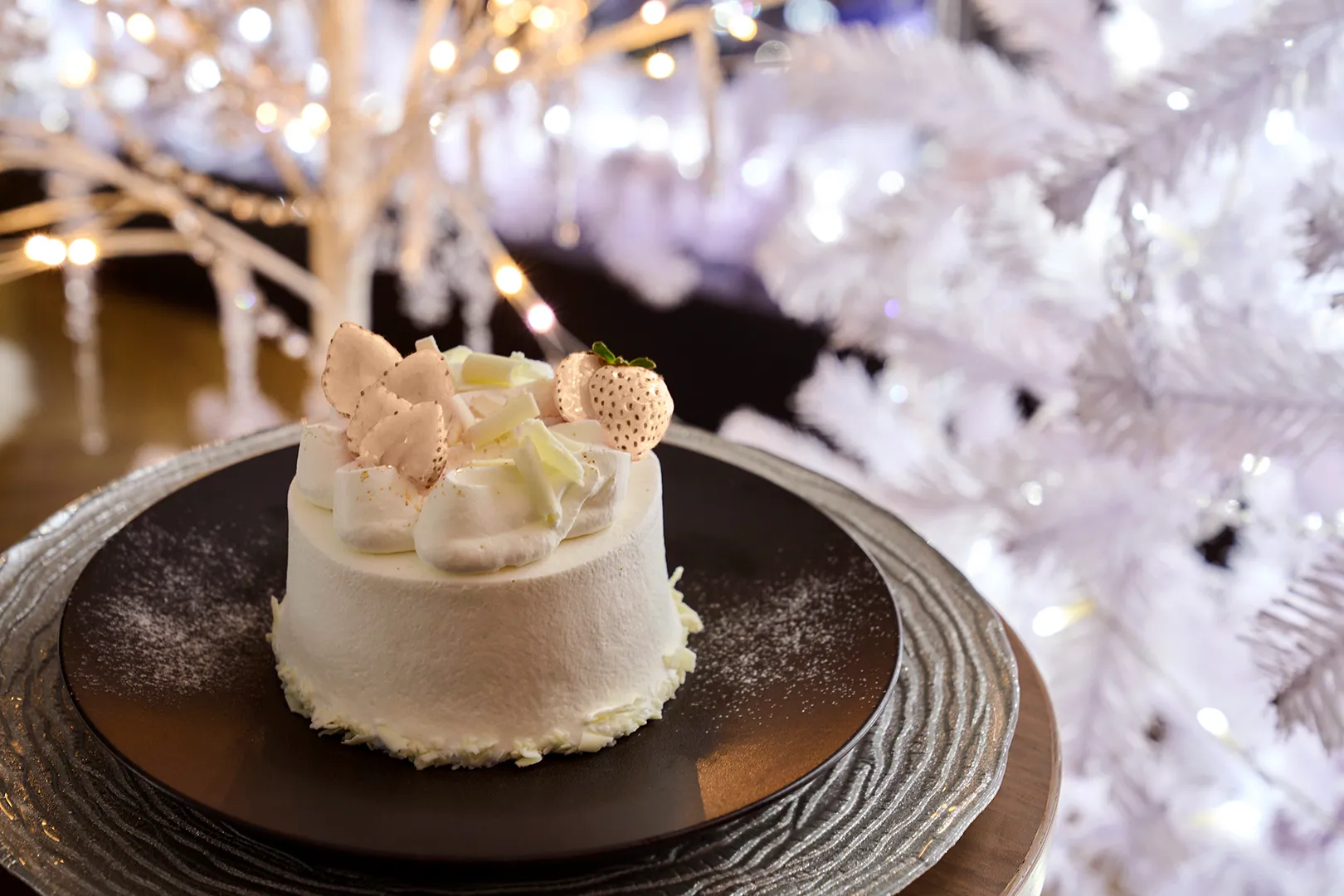 ケーキとシャンパンでふたりきりの時間を