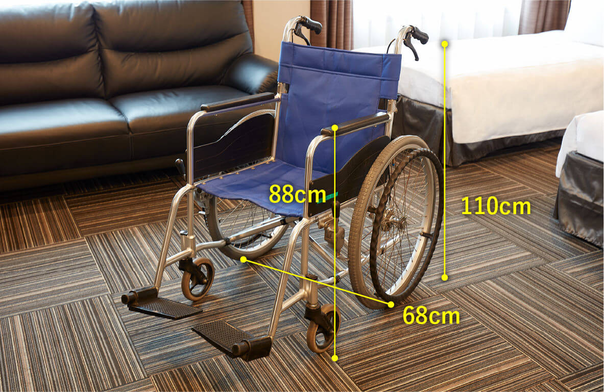 貸出車椅子サイズ　肘掛けまでの高さ88センチメートル　車輪幅68センチメートル　ハンドルまでの高さ110センチメートル 