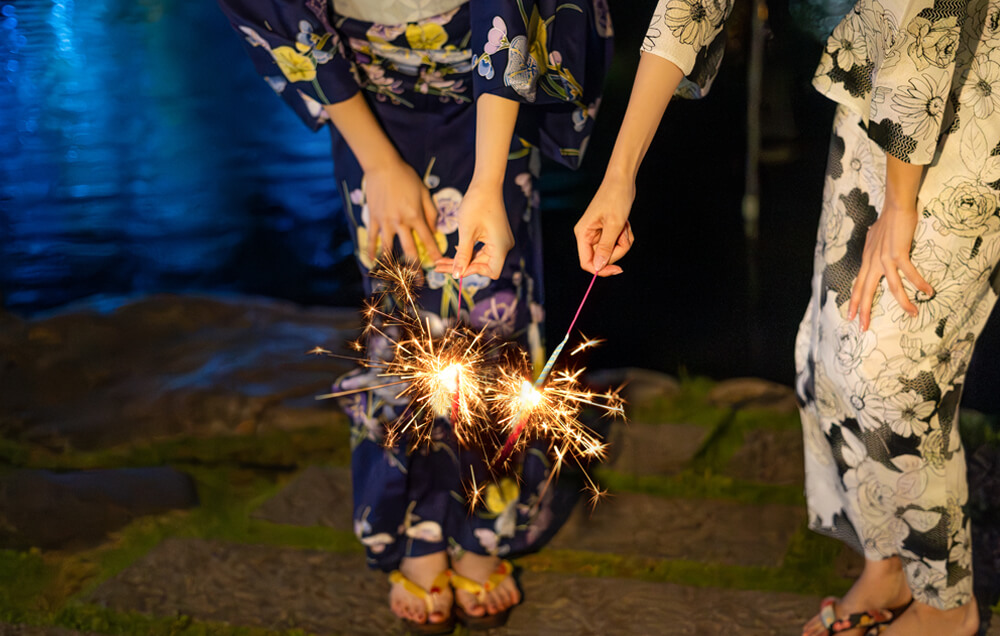 日本庭園での浴衣レンタル・花火体験